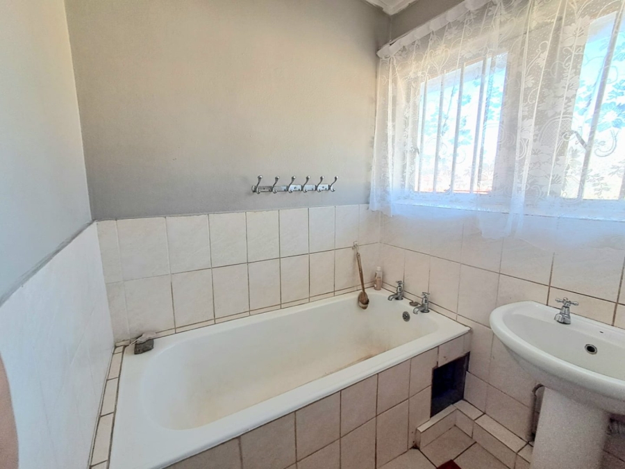 2 Bedroom Property for Sale in Sasolburg Ext 2 Free State